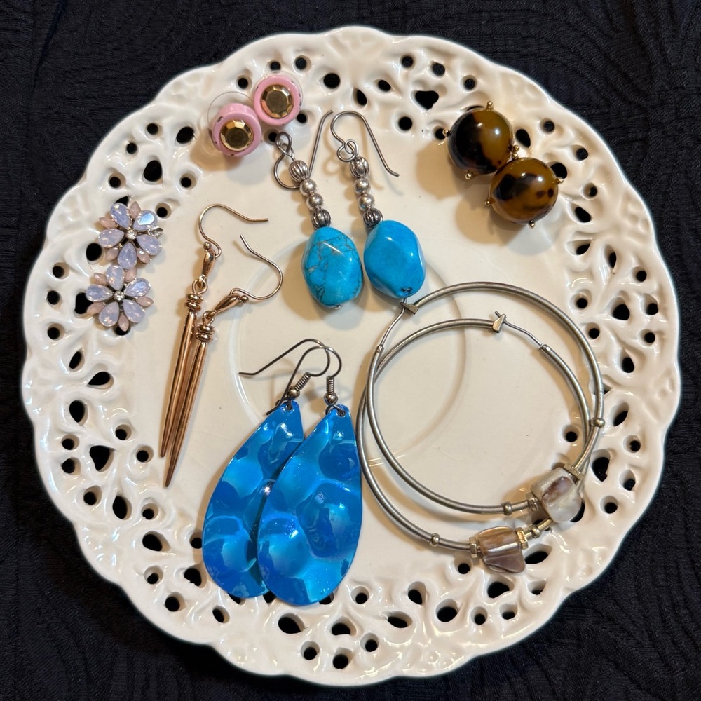 7 Sets of Earrings
